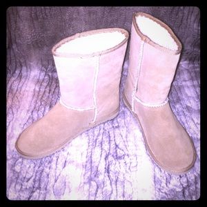 NWOT Airwalk Faux Shearling Tan Regan Boots 9